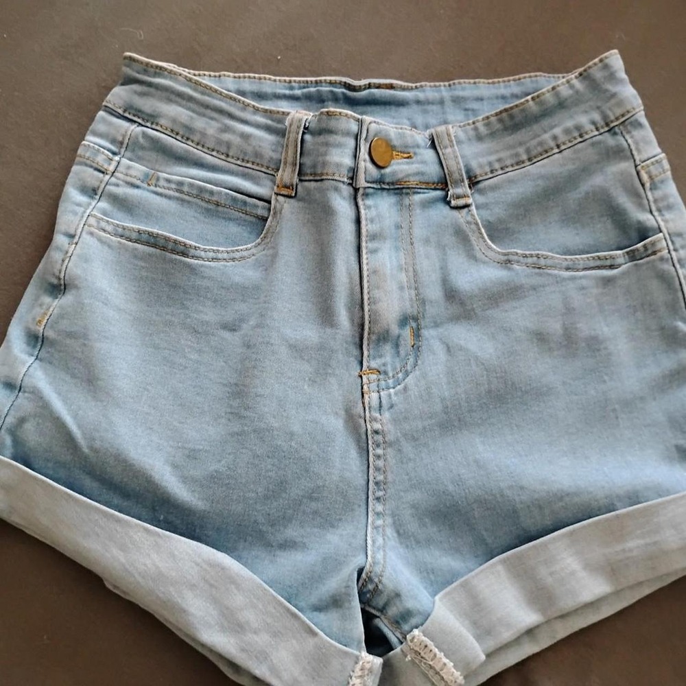 High Waisted Light Wash Denim Shorts – Summer 📝 ✨ Minimalist Stretchy grunge